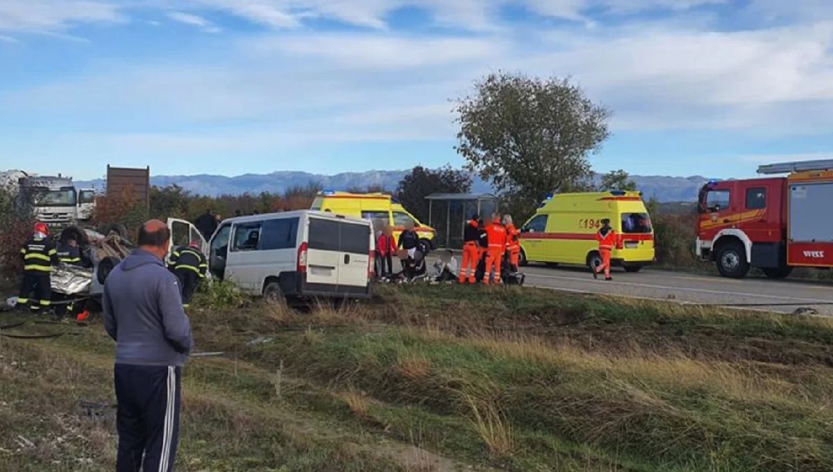 U teškoj nesreći kod Zadra ozlijeđeno desetero ljudi, nitko nije životno ugrožen