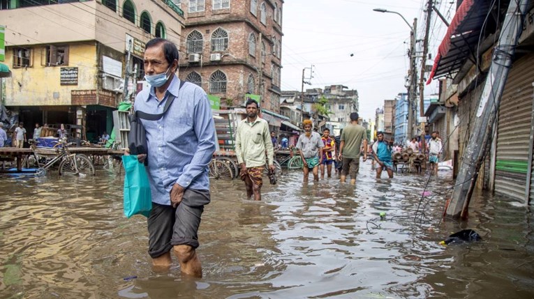 Ciklon Sitrang pogodio Bangladeš, poginule 24 osobe. Među mrtvima i dijete (4)