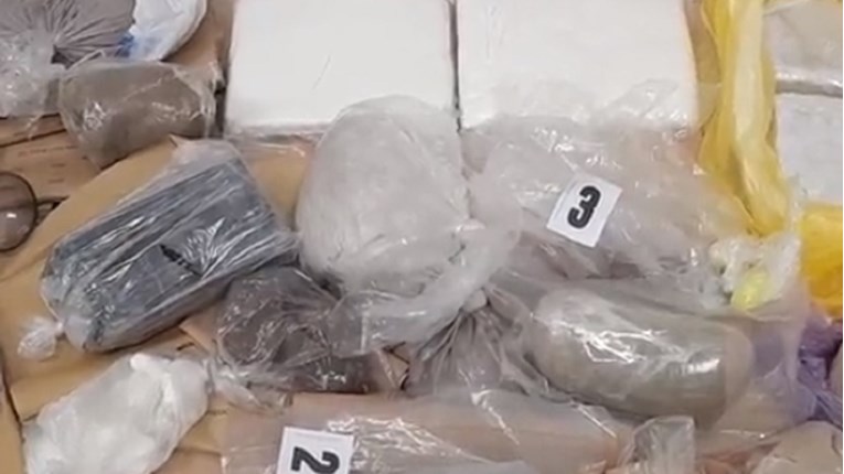U Istri razbijen lanac krijumčara heroina, uhićeno 11 ljudi. Objavljena snimka droge