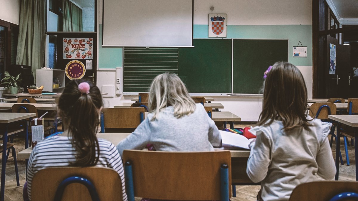 Vlada je stvorila kaos s povratkom u škole, roditelji su očajni