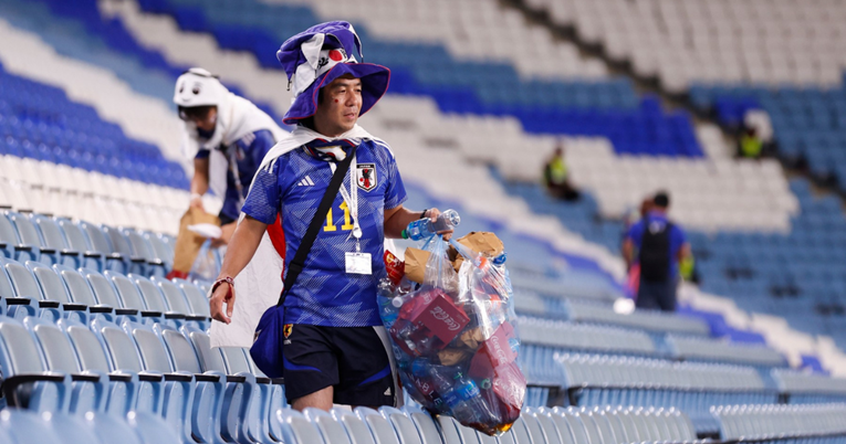 Japanski navijači počistili su stadion nakon poraza od Hrvatske na SP-u