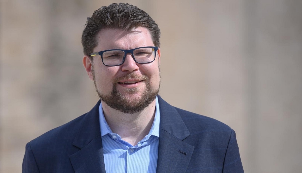 Grbin podržao kandidata za riječkog gradonačelnika na početku prikupljanja potpisa
