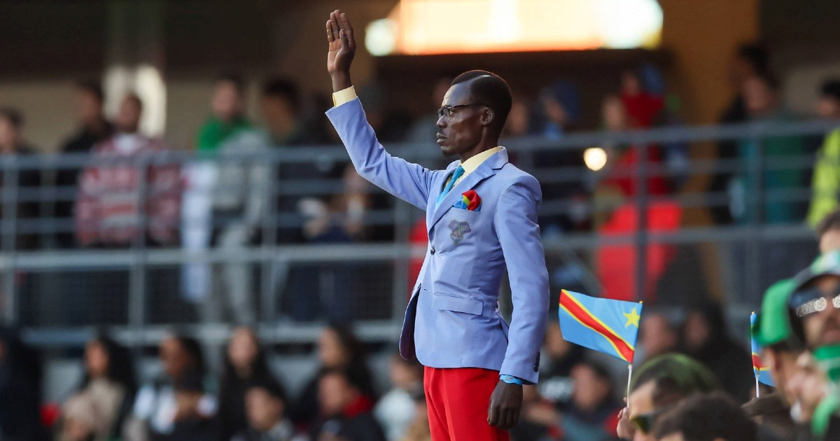 Stajao je kao kip na svakoj utakmici svoje reprezentacije. Vlada mu kupila Jeep