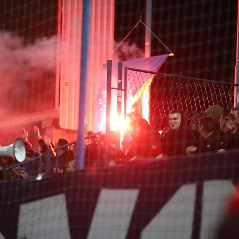 Boysi spustili i zapalili zastavu Varaždina. Klub se oglasio putem Facebooka