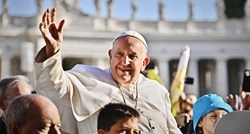 Papa Franjo natuknuo mogućnost blagoslova za istospolne zajednice