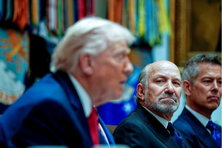 Trumpov ministar trgovine povezan s Epsteinovim otokom u novim objavljenim spisima