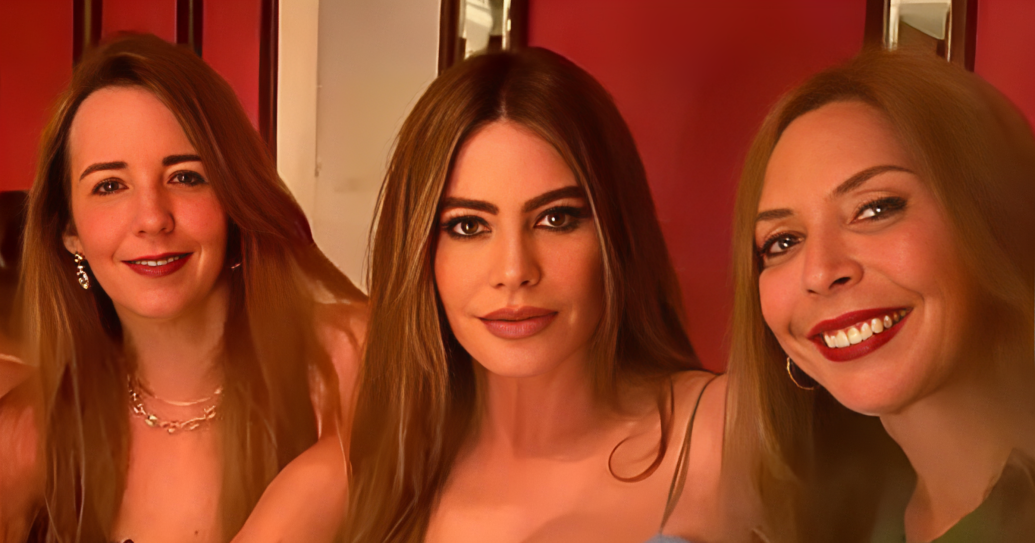 Sofia Vergara na proslavi sestrinog rođendana privukla poglede u plavoj haljini