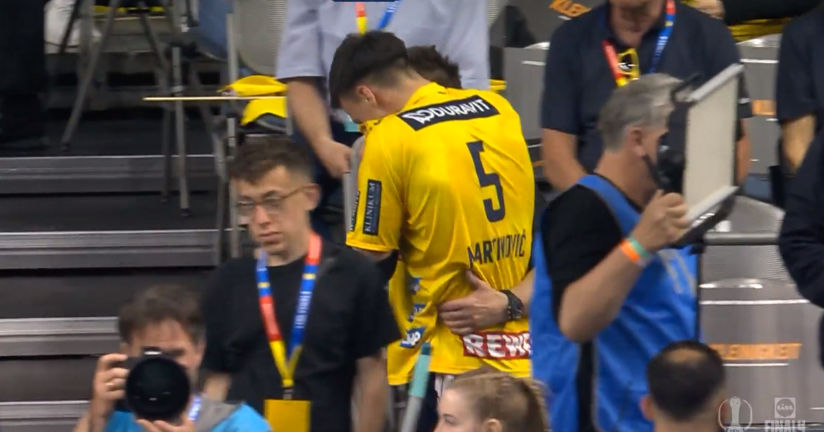 Ivan Martinović se ozlijedio. Komentator: Joj, joj, joj... Je li ovo moguće?