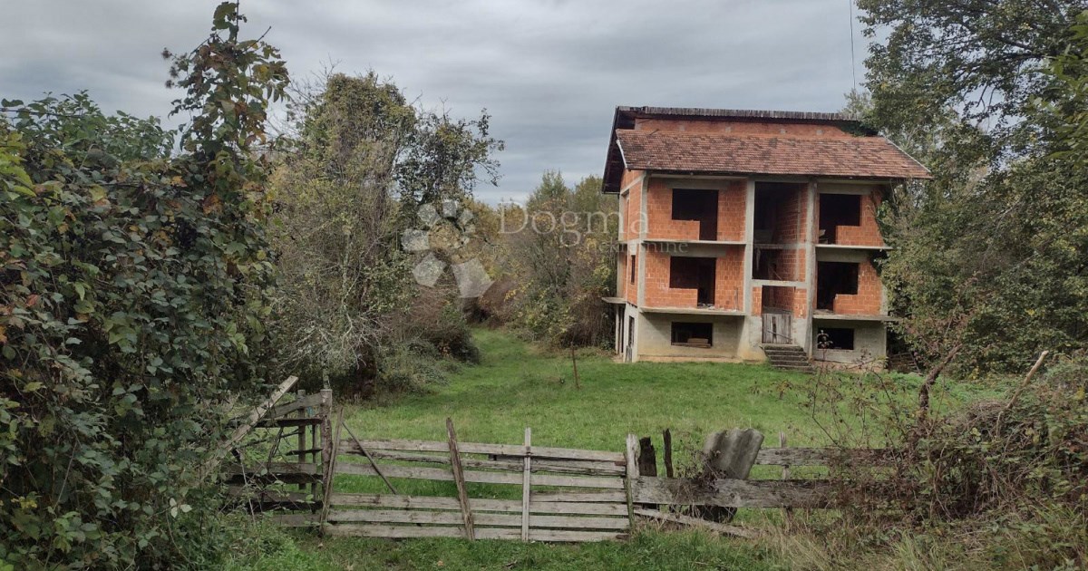Top oglasi za nekretnine: Kuća s velikom okućnicom u općini Gvozd