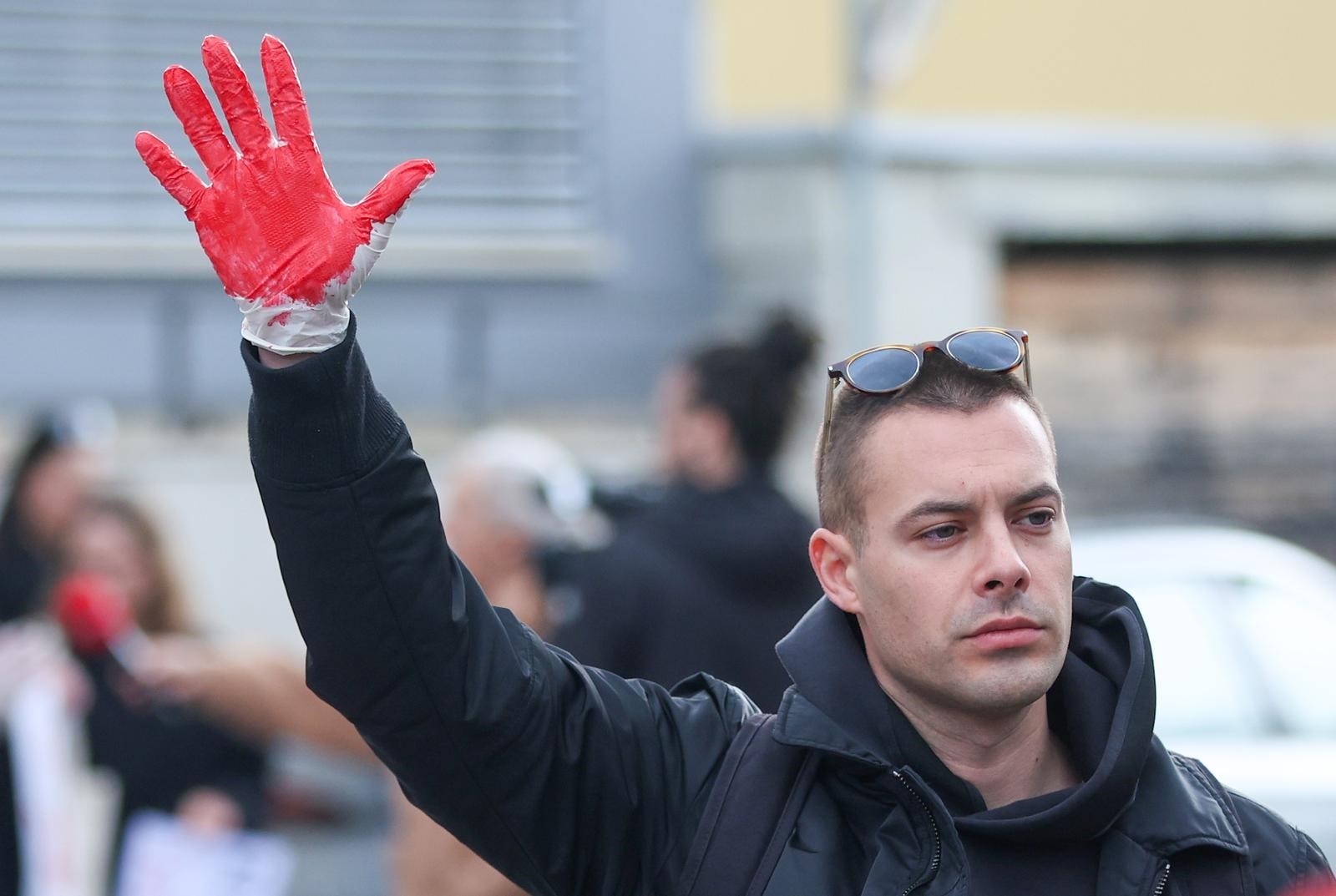 Glumac koji je zbog kritika Vučiću dobio otkaz: "Podrška studentima i iz Zagreba"