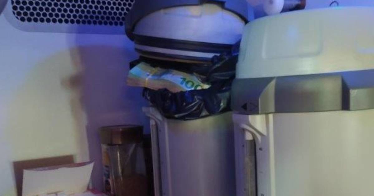 FOTO Srbin preko Bajakova pokušao unijeti 40.000 eura. Sakrio ih u aparat za kavu