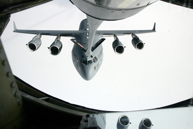 Traje akcija spašavanja nakon pada američkog vojnog zrakoplova u Iraku