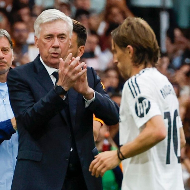 Real podijelio fotografiju zagrljaja Modrića i Ancelottija: Riječi nisu potrebne