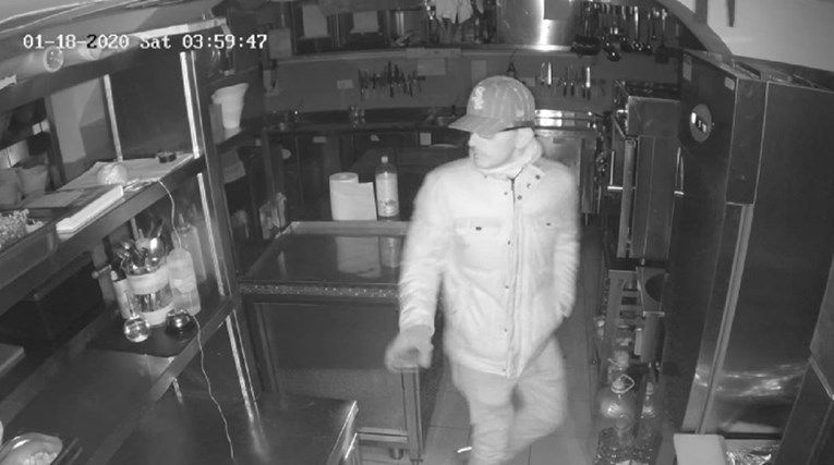 Policija traži ovog muškarca zbog provala u kafiće u centru Zagreba. Poznajete li ga?