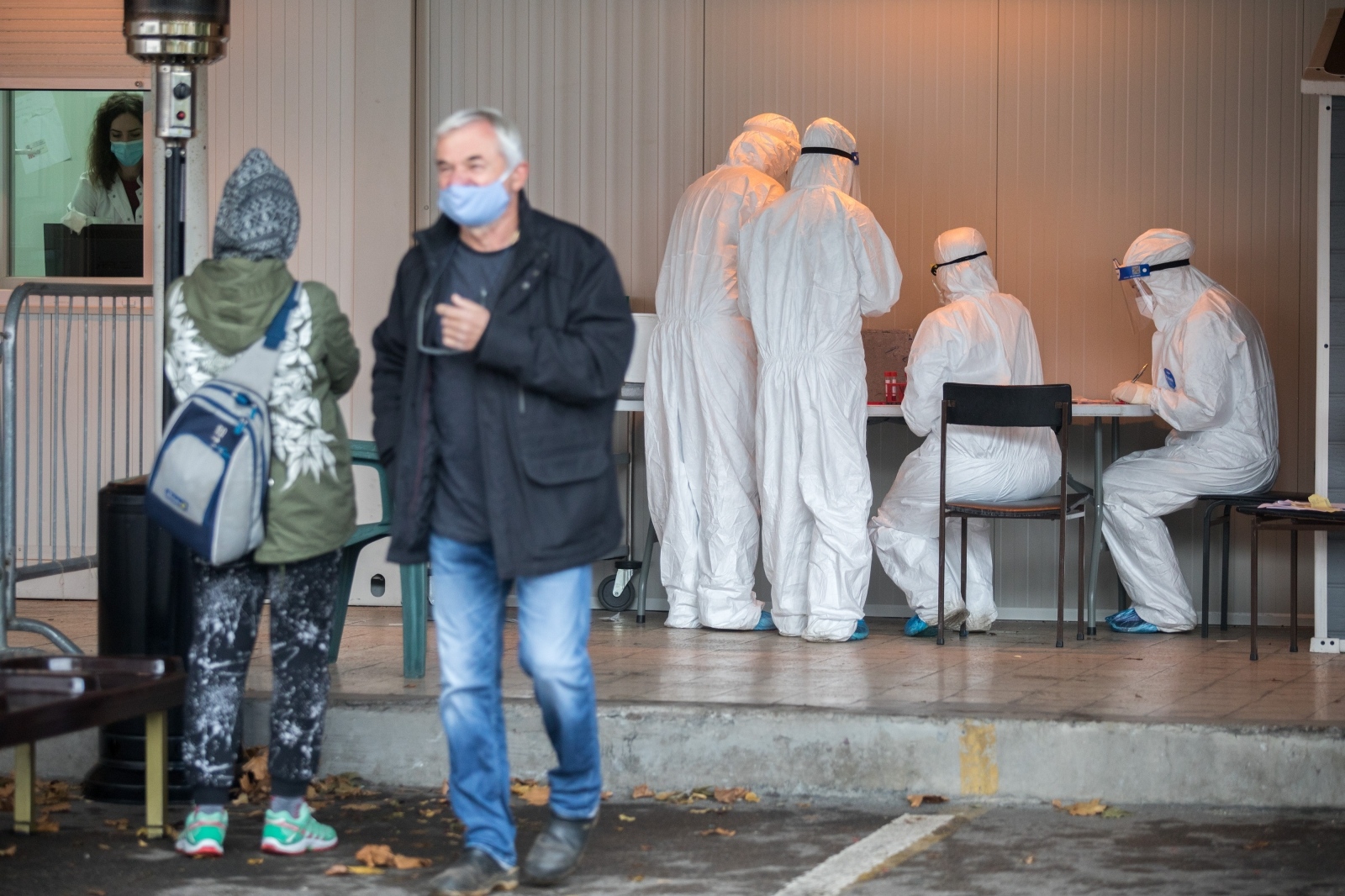 Stožer: 7713 testiranih, 1135 pozitivnih, umrlo 26 osoba