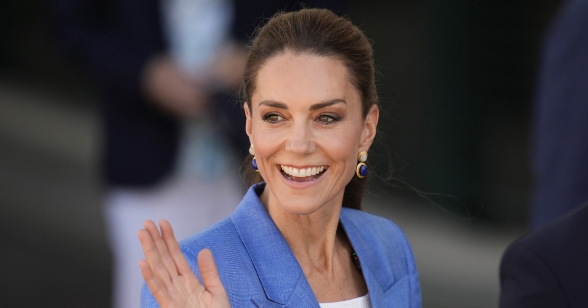 Kate Middleton nenajavljeno se pojavila na Wimbledonu. Pažnju je ukralo odijelo
