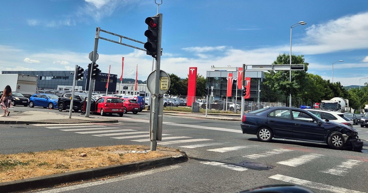 VIDEO Sudar dva automobila u Zagrebu