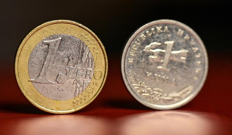 HNB: Kuna na dnevnoj razini oslabjela prema euru, na tjednoj ojačala