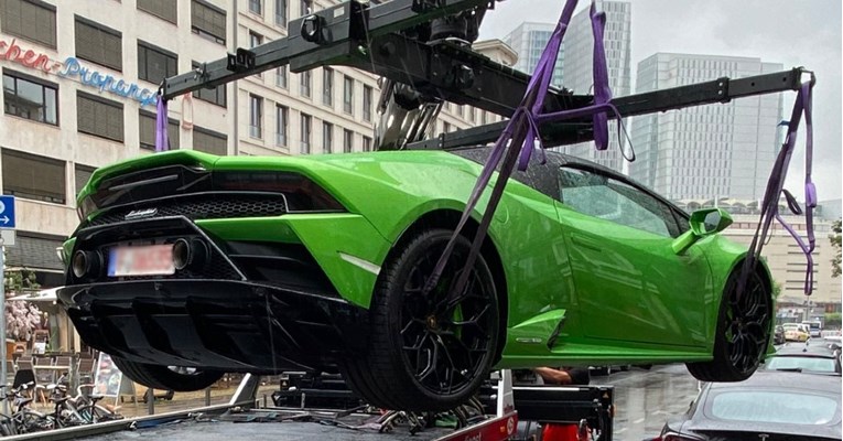 Nepropisno je parkirao Lamborghini, pogledajte kako je prošao