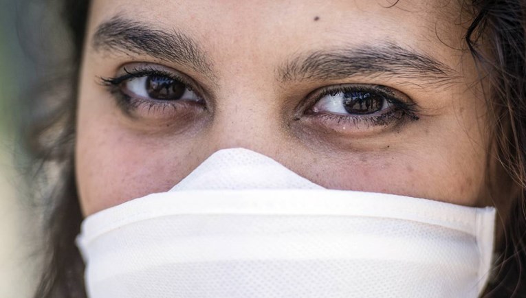 CDC: Maske štite i ljude koji ih nose, a ne samo one oko njih