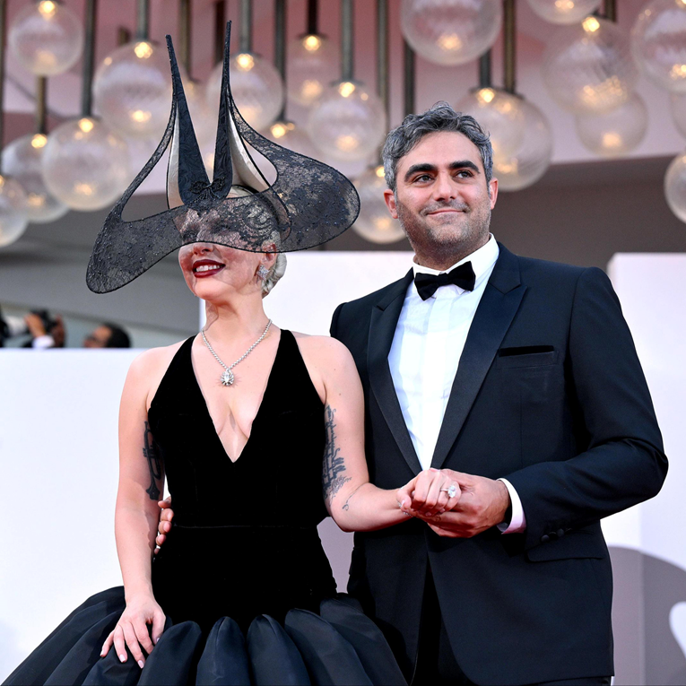 Lady Gaga: Zaručnik i ja putovali smo cijelu godinu, a uskoro ćemo se vjenčati