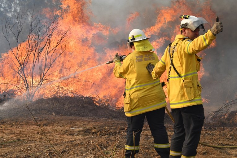 Ljudi u Australiji napuštaju domove zbog požara, vatru zapalio dječak