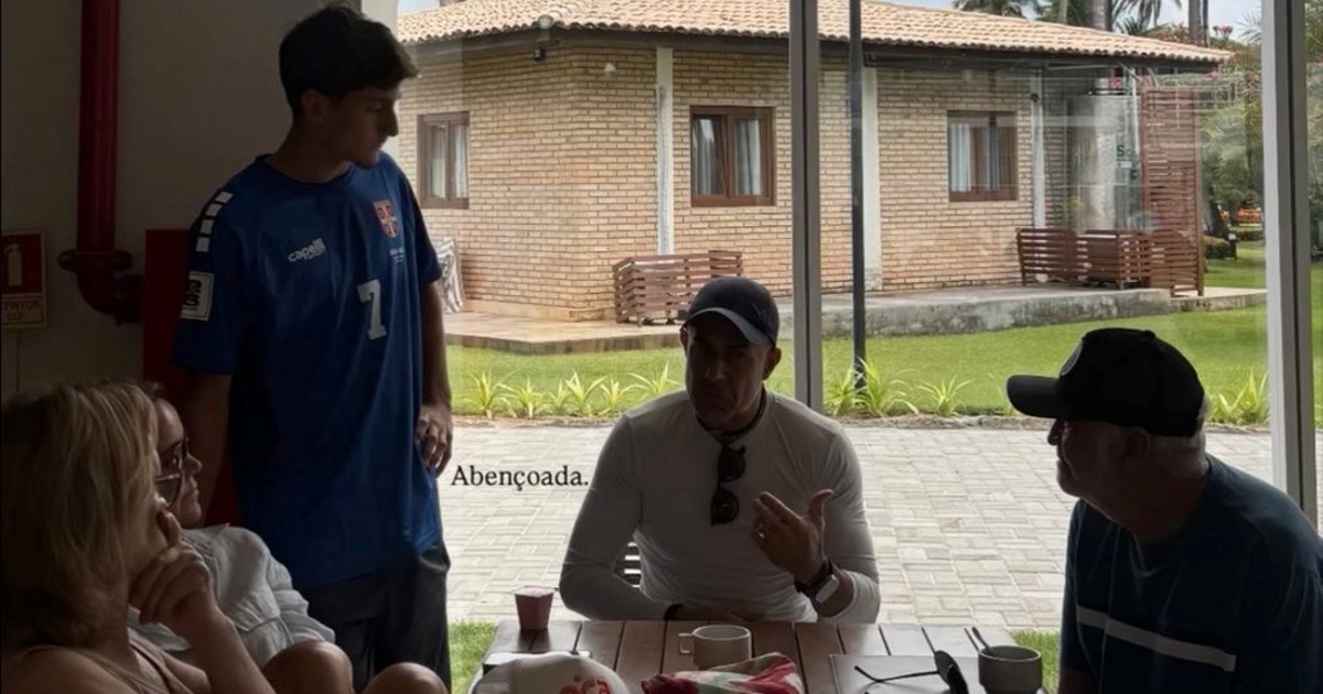 Objavljena slika sina albanskog izbornika u dresu Srbije. Navijači Albanije bijesni