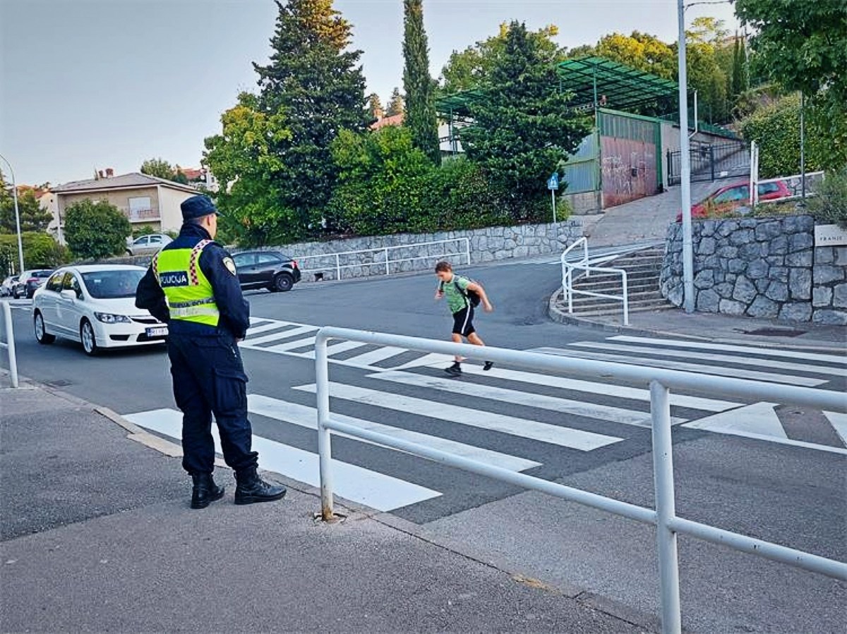 Autom udario dijete na pješačkom prijelazu u Rijeci, teško je ozlijeđeno