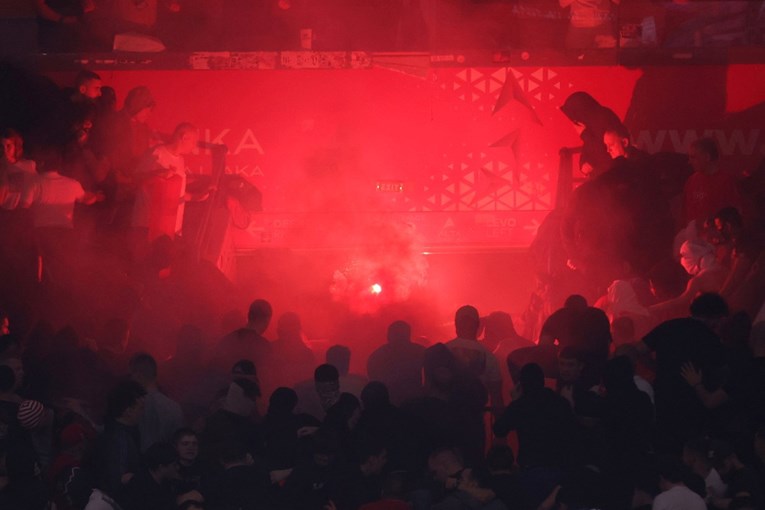 Prozivke Grobara i Delija na beogradskom derbiju. Spominjali Zagreb, Split i Tuđmana