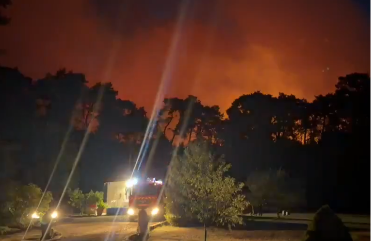 VIDEO Ogroman požar kod Pariza