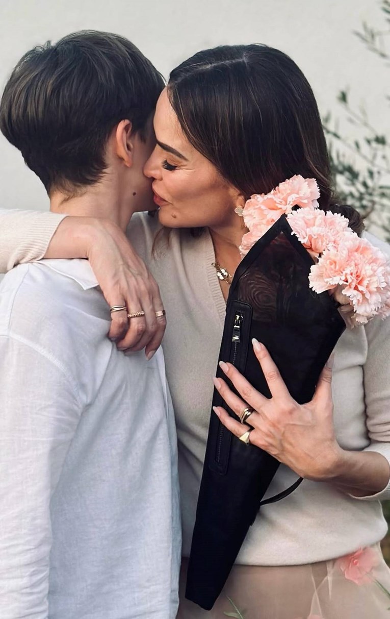 Severina pokazala čime su je sin i nećakinja iznenadili za Majčin dan: "Djeca moja"