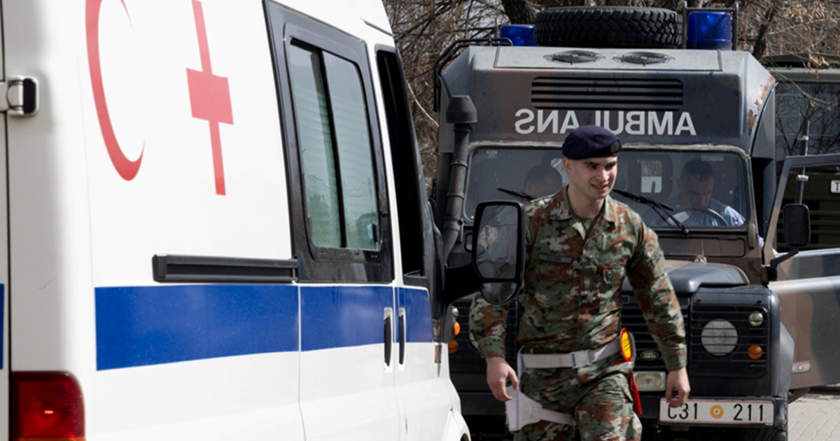 Umrlo dijete (2) koje je pogodio zalutali metak tijekom dočeka u Skoplju