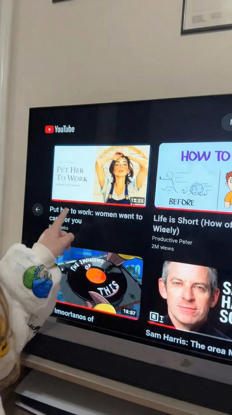 Provjerila YouTube povijest dečka pa se zgrozila, ljudi: "Ovo je gore od varanja"