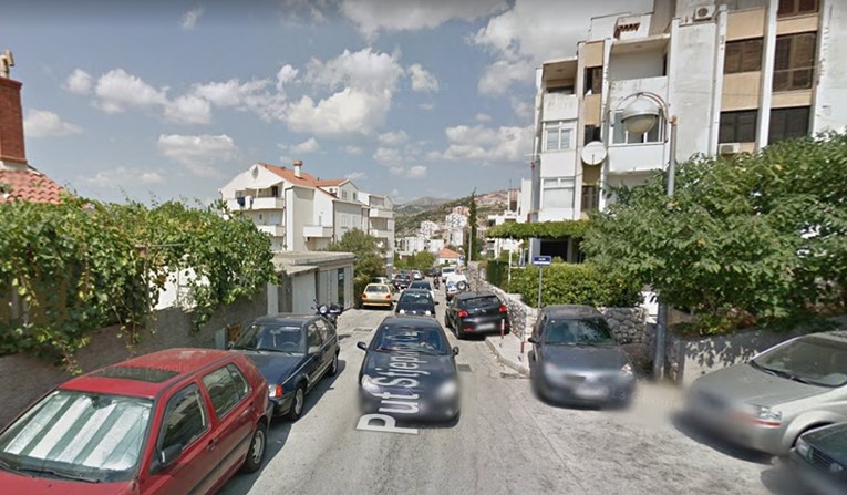 Taksist došao prevesti staricu u bolnicu u Dubrovniku, muškarac mu razbio nos