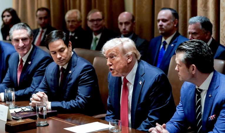 Trumpovi ljudi slučajno poslali novinaru ratne planove. Bijes u SAD-u: "Golem zaj*b"