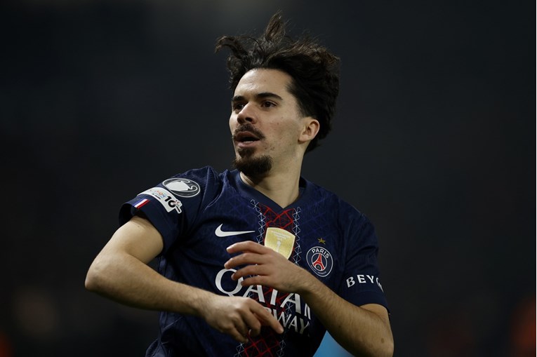 VIDEO Vitinha 20 minuta čekao mladog igrača Liverpoola da razmijene dresove