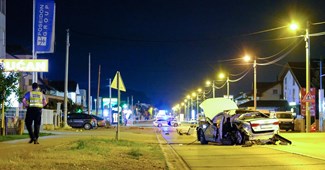 FOTO Teška nesreća sinoć u Sesvetama, jednom autu poptuno smrskan prednji dio