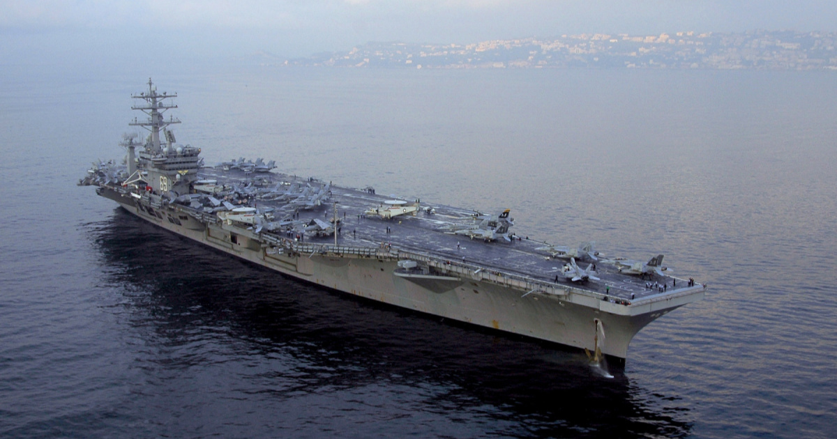 Požar na američkom nosaču zrakoplova