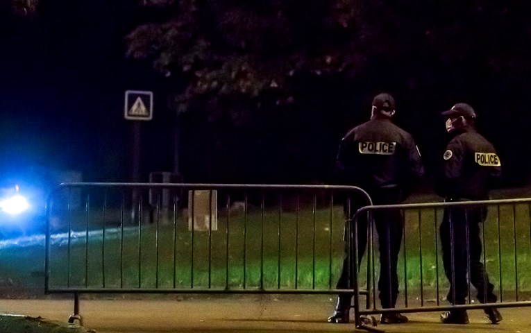 U Francuskoj ubijena 3 policajca, napadač pronađen mrtav