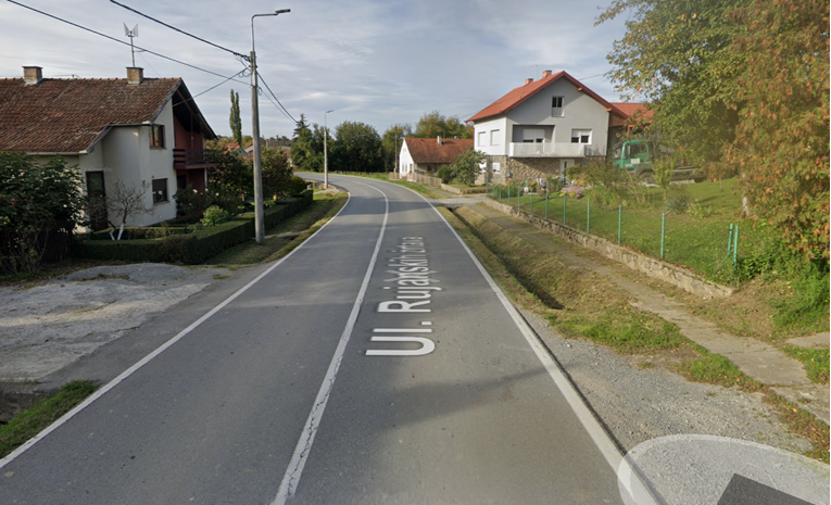 Mlada vozačica sletjela s ceste i prevrnula se na krov, teško ozlijeđen 17-godišnjak