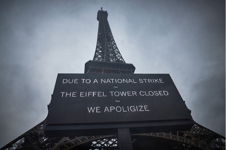 Zaposlenici Eiffelovog tornja u štrajku: "Toranj propada"