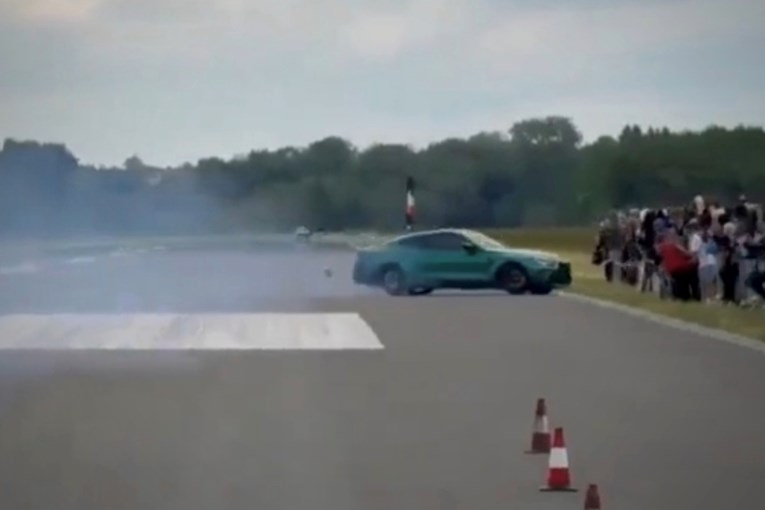 Teška nesreća u Poljskoj. Trkaći auto se zabio u ljude, dosta je ozlijeđenih