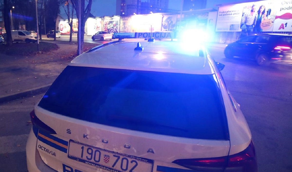 Ljudima u Solinu oštetio tri auta, s nožem upao u kuću i poprskao ih sprejem