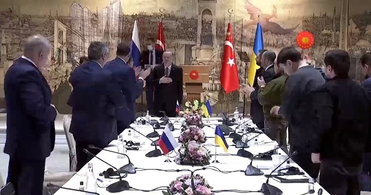 Počeli pregovori u Turskoj. Erdogan dobio pljesak nakon govora: Mir bi koristio svima