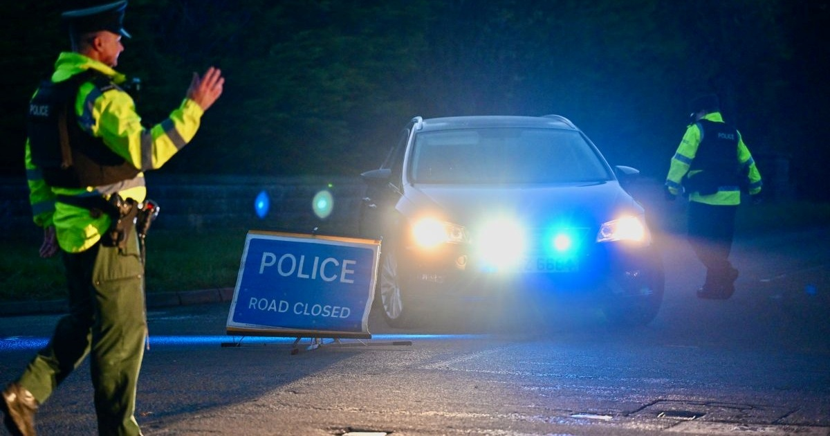 Autobus pun učenika sletio s ceste u rijeku u Engleskoj