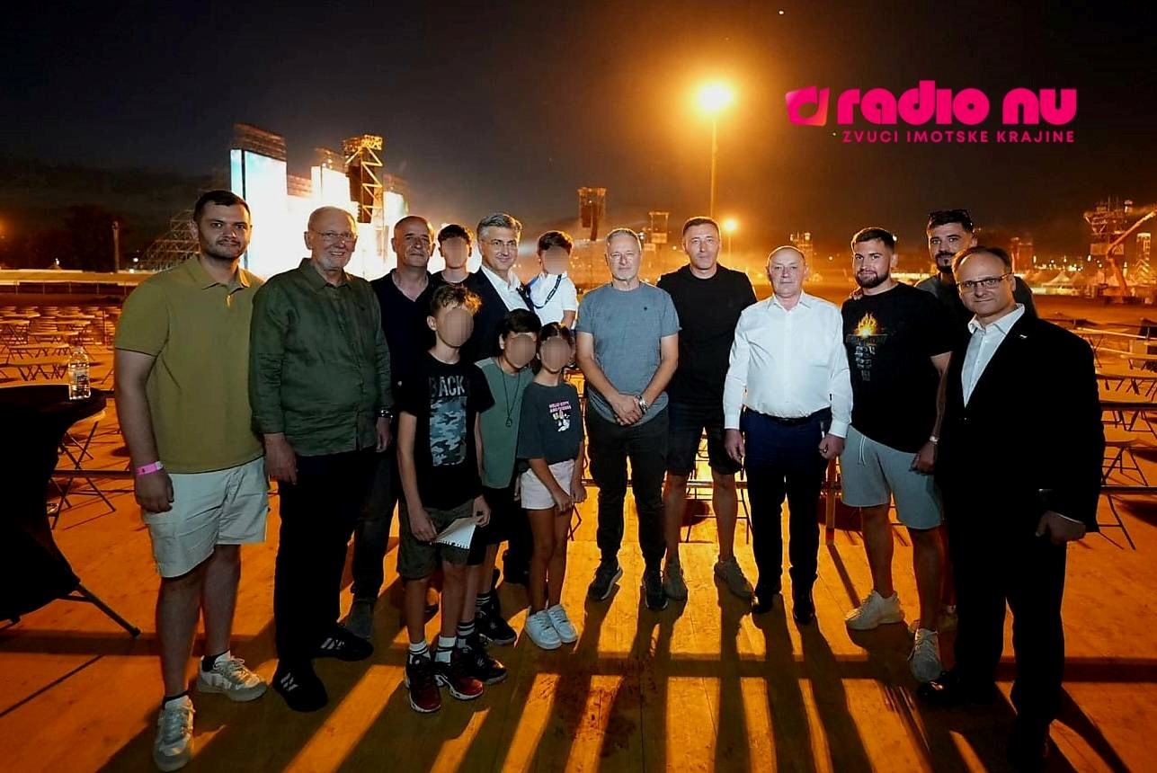 Na Thompsonovu generalnu probu došao Plenković s djecom, zajedno se fotografirali