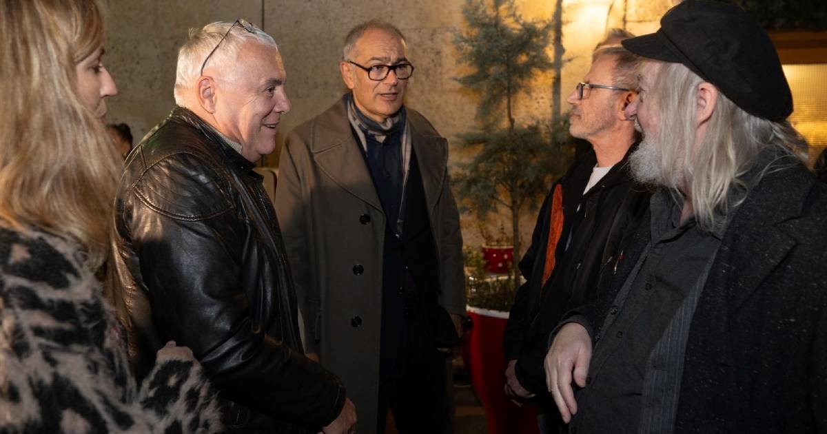 Emil Tedeschi snimljen u rijetkom izlasku nakon smrti supruge