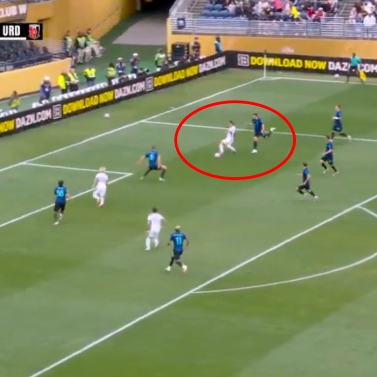 VIDEO Šou Kaneka protiv Intera. Prošao dvojicu, prodao tunel pa namjestio gol