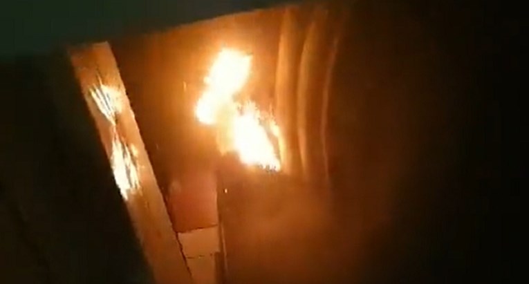 Požar u trgovačkom centru u Pakistanu. Ljudi ostali zarobljeni, najmanje devet mrtvih