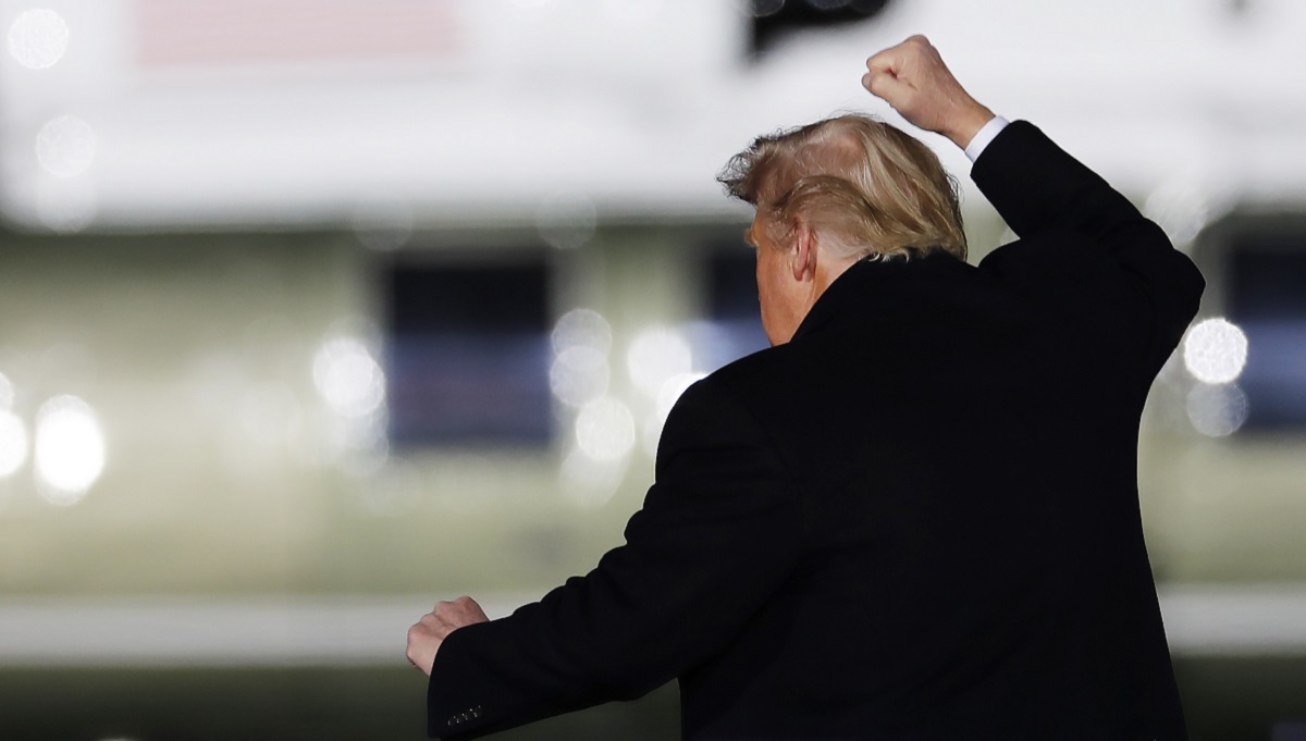 Članovi američke vlade razgovarali o hitnom micanju Trumpa s vlasti